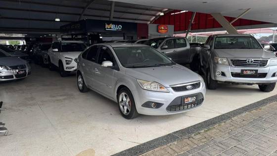 FORD FOCUS 2.0 TITANIUM HATCH 16V FLEX 4P MANUAL FORD FOCUS 2.0 TITANIUM HATCH 16V FLEX 4P MANUAL